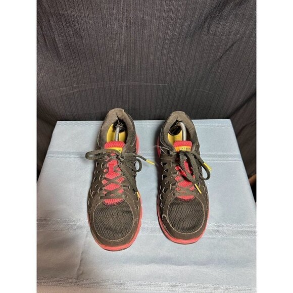 Nike Livestrong Black and Red Lace Up Low Top Running Sneakers Size 7.5US 5UK - Picture 2 of 6